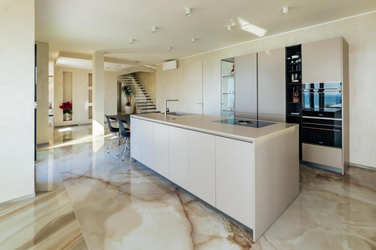 Villa Sabrina Riviera Dei Fiori A Picco Sul Mare Con Piscina Privata ,Wellness & Spa Imperia Buitenkant foto