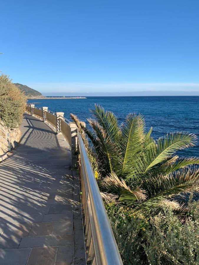 Villa Sabrina Riviera Dei Fiori A Picco Sul Mare Con Piscina Privata ,Wellness & Spa Imperia Buitenkant foto
